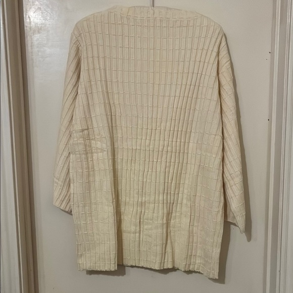 🆕 Women's Beige Sweater size small - Picture 5 of 6